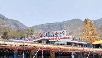 శ్రీ లక్ష్మీ నరసింహస్వామి,అమ్మవార్ల కల్యాణోత్సవంలో పాల్గొన్న ఎమ్మెల్యే కురుగొండ్ల రామకృష్ణ దంపతులు