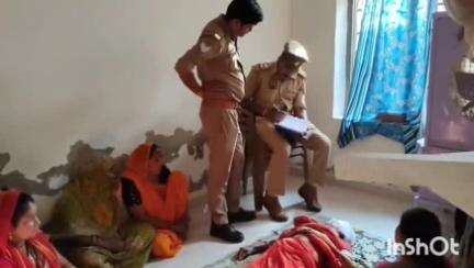 उरई: उरई के मोहल्ला इंद्रा नगर में पति ने पत्नी का सिर कुचलकर हत्या की, कोतवाली में पहुंचकर किया आत्मसमर्पण