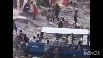 कायमगंज: बौद्ध पूर्णिमा के अवसर पर शमशाबाद ढाईघाट गंगा तट पर हजारों श्रद्धालुओं ने लगाई आस्था की डुबकी और पूजा-अर्चना की