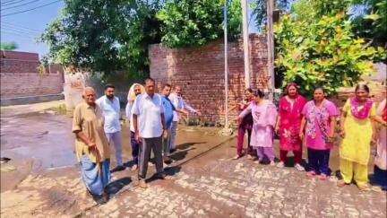 थानेसर: गांव कलसाना में गंदे पानी की वजह से ग्रामीण परेशान,गांव की गलियों में खड़ा गंदा पानी,कई लोग हुए बीमार #jansamasya