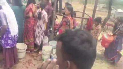 उदगीर: रामघाट तांडा येथे टँकरने पाणीपुरवठा,पाणी घेण्यासाठी नागरिकांची झुंबड गर्दी