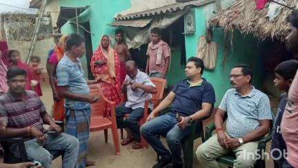 गोड्डा: कांग्रेस दास के बच्चे की पोखर में डूबने से मौत, परिवार से मिलने पहुंचे गोड्डा के पूर्व विधायक