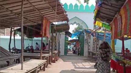 भिनगा: दिकौली में बड़े पुरुष की मजार पर लगने वाले जेठ मेले को सुरक्षा कारणों से प्रबंध समिति से बात कर किया गया स्थगित