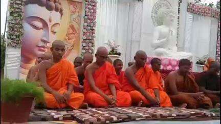 पुर्णा: बुद्ध पौर्णिमेनिमित्त पूर्णा शहरातील बुद्ध विहारात महाबुद्ध वंदना अभिवादन कार्यक्रम संपन्न