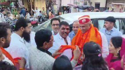 बेगुं: भाजपा के पूर्व प्रदेशाध्यक्ष व चित्तौड़गढ़ सांसद सीपी जोशी के बेगू पहुंचने पर भाजपा के पदाधिकारियों ने किया स्वागत