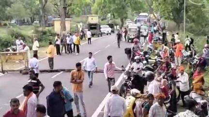 दारू: अरजरी पिकेट के पास सड़क हादसे में युवक की मौत, आक्रोशित लोगों ने किया सड़क जाम