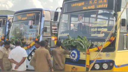 ஒட்டன்சத்திரம்: பேருந்து நிலையத்தில் 9 வழித்தடங்களில் 6 புதிய பேருந்துகள் இயக்கத்தை அமைச்சர் கொடியசைத்து  தொடங்கி வைத்தார்