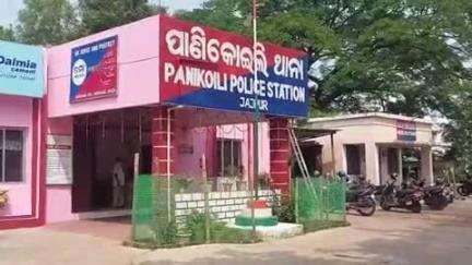 ଯାଜପୁର: ସଠିପୁର ଅଞ୍ଚଳରେ ଥିବା ବାଲି ଘାଟରେ ପୋଲିସର ଚଢ଼ାଉ, ବେଆଇନ ବାଲି ଗାଡି ଅଟକାଇବା ଅଭିଯୋଗରେ ୨ ଜଣ ଅଟକ