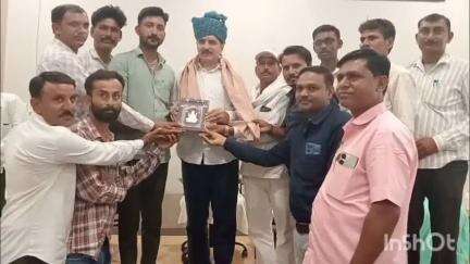 થરાદ: થરાદ તાલુકા ખરીદ વેચાણ સંઘમાં નવી નિમણૂક,બબી બેન ડિરેક્ટર તરીકે વરણી, વિધાનસભા અધ્યક્ષ શંકરભાઈનું સન્માન