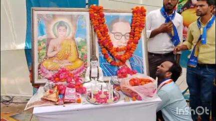 सिरौली गौसपुर: बतासिया चौराहे पर बुद्ध पूर्णिमा के अवसर पर भंडारे का आयोजन किया गया