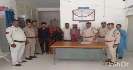 झाबुआ: कल्याणपुरा पुलिस ने 4 वर्षीय गुम बालिका को ढूँढ़ निकाला, परिजनों को सौंपा