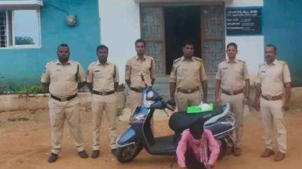ఆందోల్: డాకుర్ చౌరస్తా వద్ద పోలీసుల తనిఖీల్లో 216 గ్రాముల నిషేధిత ఆల్పాజోలం స్వాధీనం