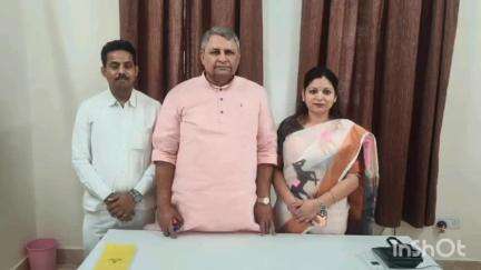 कोचस: कोचस पूर्वी की जिला पार्षद नीलम पटेल ने कोचस के किसानों की समस्या को लेकर जल संसाधन मंत्री से की मुलाकात