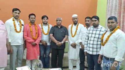 नजीबाबाद: मोहल्ला संतोमालन में व्यापार संगठन की विशेष बैठक में दिलाई गई सदस्यता