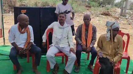उरई: जगदेव पुर गांव में धूमधाम से मनाई गई बौद्ध पूर्णिमा, खीर खिलाकर मनाई गई