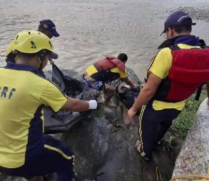 कर्णप्रयाग: अलकनंदा नदी किनारे बमोथ गांव के पास एसडीआरएफ की टीम ने बरामद किया अज्ञात शव, नहीं हो पाई शिनाख्त