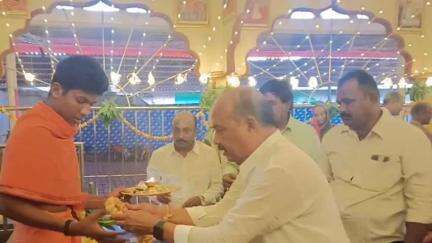 ಕುಂದಗೋಳ: ಕುಂದಗೋಳ ತಾಲೂಕಿನ ವಿವಿಧ ಕಡೆಗಳ ಜಾತ್ರಾ ಮಹೋತ್ಸವದಲ್ಲಿ ಶಾಸಕ ಎಂಆರ್ ಪಾಟೀಲ್ ಭಾಗವಹಿಸಿ, ಗದ್ದುಗೆಗೆ ವಿಶೇಷ ಪೂಜೆ