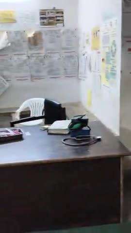 #emergency room thana sangramgarh hospital ka video hai yah badtamiji se baat karte hue Adhikari#