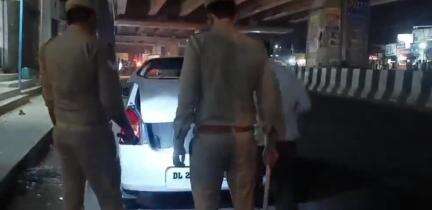 बागपत: बागपत में बॉर्डर चौकिया पर विशेष चेकिंग, शराब तस्करों के अपराध रोकने के लिए वाहनों की जांच कर रहा आंतरिक पुलिस बल