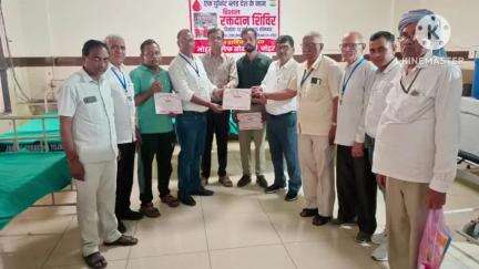 नोहर: नोहर में नोहर रिलीफ सोसायटी के तत्वावधान में उप जिला चिकित्सालय में 'एक यूनिट ब्लड देश के नाम' रक्तदान शिविर आयोजित