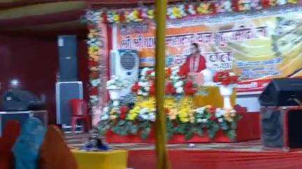 बलिया: तुलसीटोला में श्री श्री 1008 महारूद्र यज्ञ में चौथे दिन भी श्रीमद् भागवत कथा सुनने के लिए श्रद्धालुओं की भीड़ उमड़ी