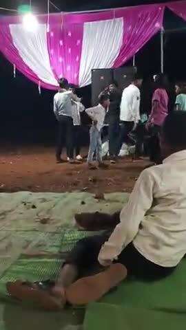 baraat me dance ka video