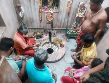 মেদিনীপুর: ভারতীয় সেনার মঙ্গল কামনায় মেদিনীপুরে পুজোর আয়োজন মেদিনীপুর সাংগঠনিক জেলা বিজেপি নেতৃত্বের