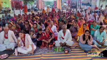 बिछिया: औरई ग्राम के सिद्धेश्वरी धाम में आयोजित श्रीमद् भागवत कथा में सुदामा चरित्र सुनकर भावुक हुए श्रोता