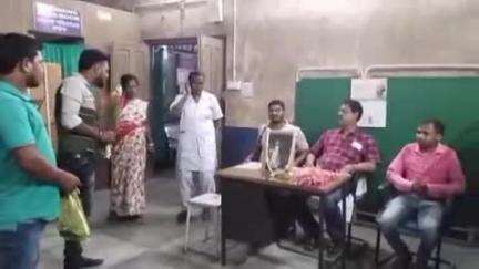 আলিপুরদুয়ার ২: শামুকতলা প্রাথমিক স্বাস্থ্য কেন্দ্রে আন্তর্জাতিক নার্স দিবস পালন করলেন স্বেচ্ছাসেবী সংগঠনের কর্মকর্তারা