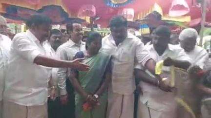 சிவகிரி: ₹4 கோடி மதிப்பீட்டில் கட்டப்பட்ட 74 கடைகளை கொண்ட காந்தி தினசரி அங்காடி கட்டிடத்தை அமைச்சர் K.N.நேரு திறந்து வைத்தார்