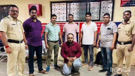 पेण: दोन धर्मांमध्ये तेढ निर्माण करणाऱ्या पोस्ट प्रकरणी मोसिन मुजावरला तुर्भे रेल्वे स्टेशन येथून अटक
