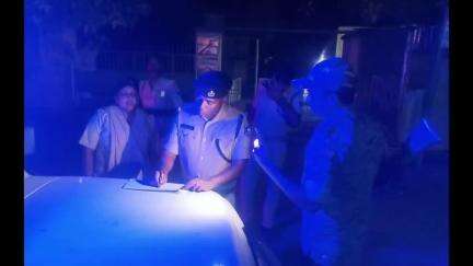 हथुआ: हथुआ SDPO ने अनुमंडल क्षेत्र के विभिन्न थाना क्षेत्रों में रात्रि गस्ती और ड्यूटी चेकिंग की