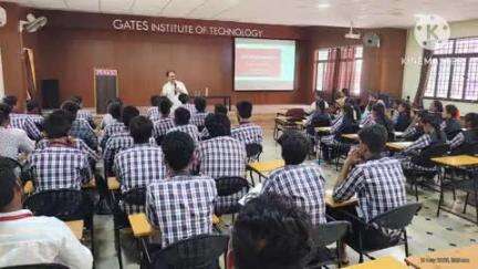 గుంతకల్లు: గుత్తి గేట్స్ కళాశాలలో పాలిటెక్నిక్ విద్యార్థులకు ఇండస్ట్రీ ఇంటర్న్ షిప్ కార్యక్రమాలపై అవగాహన