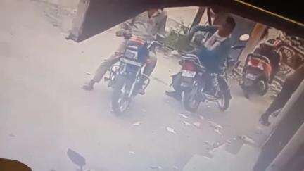 bike chori ho gayi gadi no.
7195