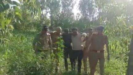 भगवानपुर: रोलाहेड़ी के जंगल में गौकशी की सूचना पर पुलिस ने मारा छापा, मुठभेड़ में गौ तस्कर को लगी गोली