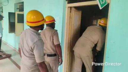 ಕೊಳ್ಳೇಗಾಲ: ಪಟ್ಟಣದ ಮಹದೇಶ್ವರ ಕಾಲೇಜಿನಲ್ಲಿ ಶಾರ್ಟ್ ಸರ್ಕ್ಯೂಟ್, ಸುಟ್ಟು ಕರಕಲಾದ ಕಂಪ್ಯೂಟರ್, ಪೀಠೋಪಕರಣ