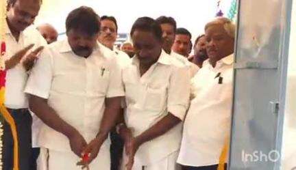 பெரம்பலூர்: அய்யலூரில் புதிய ரேஷன் கடையில் பொதுமக்களுக்கு பொருட்களை வழங்கி எம்எல்ஏ பிரபாகரன் பயன்பாட்டிற்கு கொண்டு வந்தார்