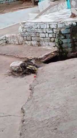 हनुमान बाढ़ की नली ी साफ नहीं हो रही है