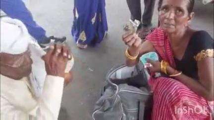 जसराना: टूंडला चौराहे पर शातिरों ने महिला को ठगकर बातों में उलझाकर ले गए पाजेब