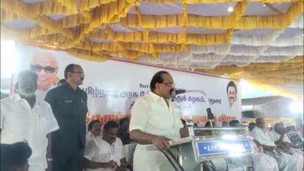 ஒட்டன்சத்திரம்: பஸ் நிலையத்தில் ஆறு புதிய பேருந்துகளை கொடியசைத்து துவக்கி வைத்த அமைச்சர் அர,சக்கரபாணி