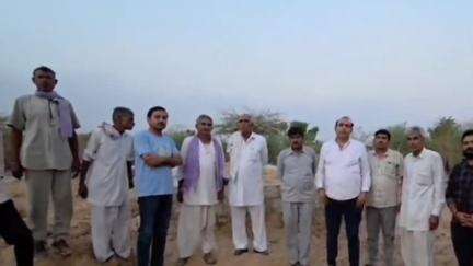 बाप: चाम्पासर गांव में आग से घर जल गया, समाज के लोगों ने की आर्थिक सहायता