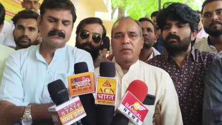 चंदेरी: पूर्व MLA गोपाल सिंह चौहान के खिलाफ चंदेरी थाने में दर्ज कराई गई FIR, यादव समाज को लेकर अभद्र भाषा का किया था प्रयोग