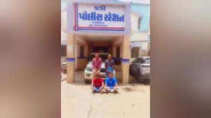 કડી: કડી પોલીસ સ્ટેશનનાં જુગારના ગુનામાં ફરાર બે આરોપીને LCBએ કડીની ભાગ્યોદય હોસ્પિટલ પાસેથી ઝડપી જેલ હવાલે કર્યો