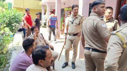 बागेश्वर: बागेश्वर कोतवाली क्षेत्र के कठायतबाड़ा में पुलिस ने एक मकान मालिक का ₹10,000 का चालान किया