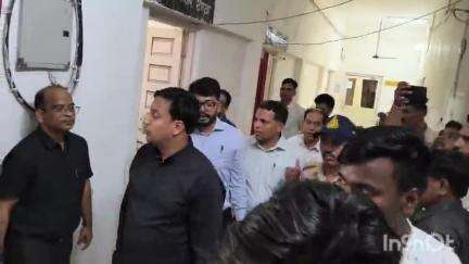 सिरोंज: विदिशा कलेक्टर ने सिरोंज तहसील कार्यालय का किया औचक निरीक्षण, व्यवस्थाओं का लिया जायज़ा
