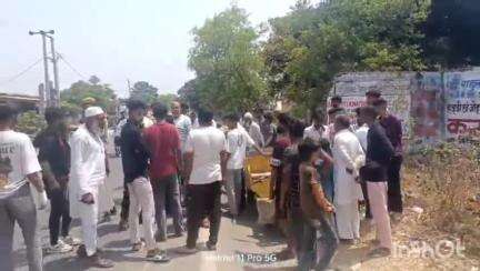धामपुर: नहटौर कोतवाली देहात रोड पर दो बाइकों की टक्कर में एक बाइक सवार की मौत, एक गंभीर रूप से घायल