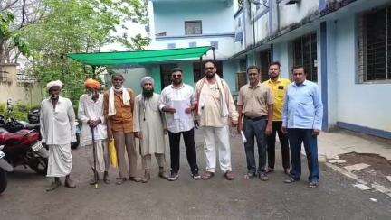 धारणी: मनरेगा कार्यालयातील रोजगार अधिकाऱ्याला तात्काळ सरकारी सेवेतून मुक्त करावे,राजवीर संघटनाची उपविभागीय अधिकाऱ्यांकडे तक्रार