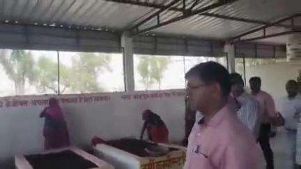 ज्ञानपुर: सीतामढ़ी पर्यटन स्थल और गो आश्रय नारेपार का डीएम ने किया औचक निरीक्षण, व्यवस्थाओं में सुधार के दिए निर्देश