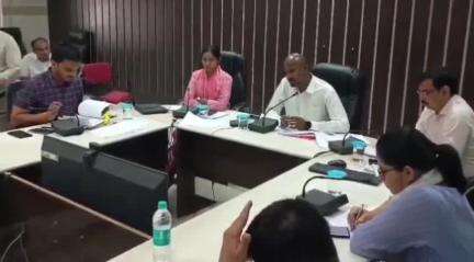 सीहोर नगर: जिला पंचायत सभाकक्ष में टीएल की बैठक हुई आयोजित, कलेक्टर बाला गुरु ने की अध्यक्षता
