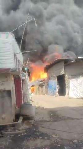 Kanpur K Collector Ganj area me Aag